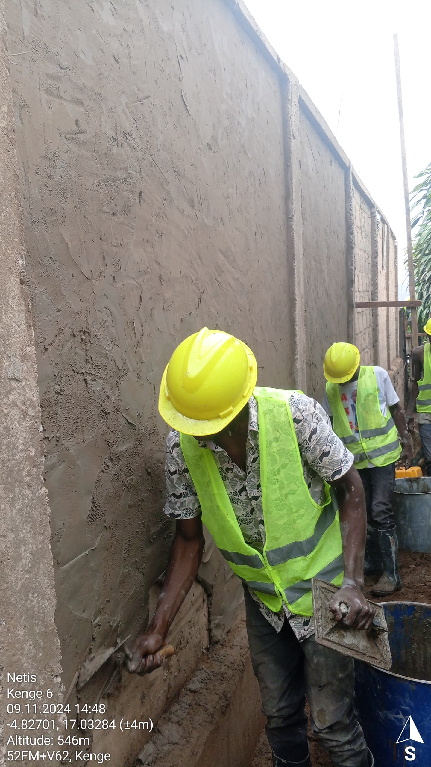 Installation des portes des sanitaires